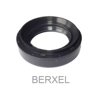 Gearbox output shaft seal